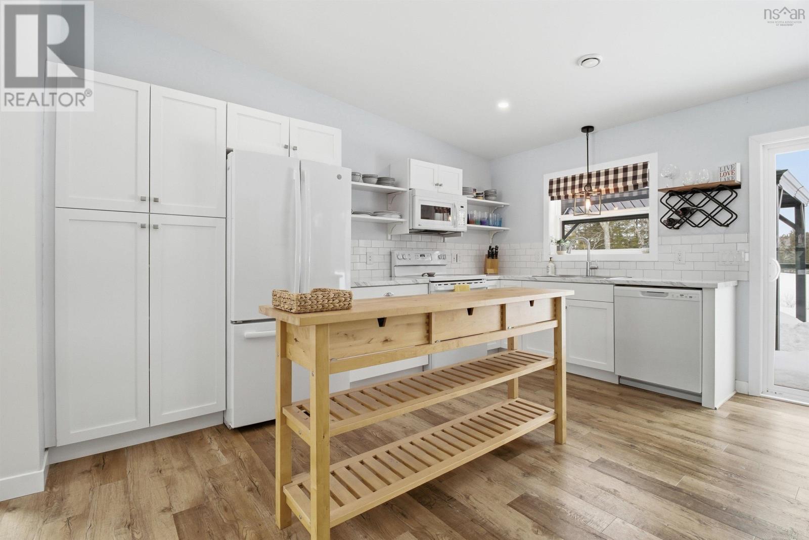 Property 18 of 40 of 195 Middle Lake South Road