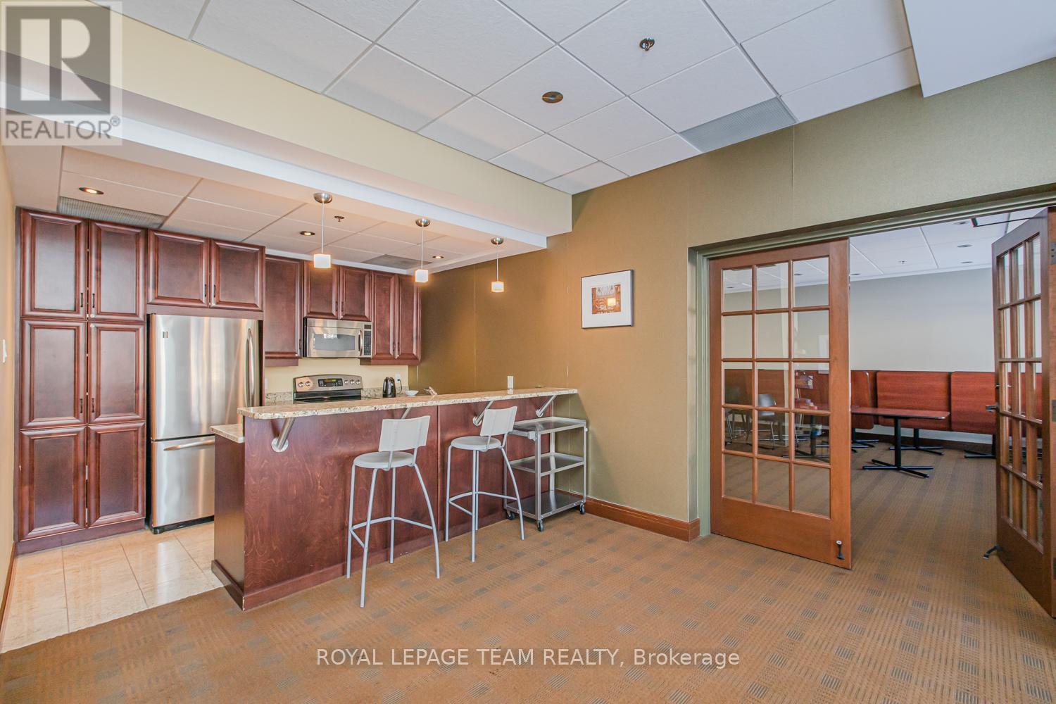 Party/social room, off lobby