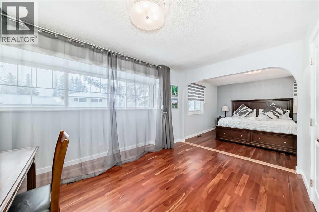 Single Family House Bungalow for Sale in   Street NW Varsity Calgary 