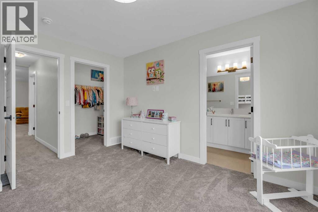 Single Family House for Sale in  Versant View SW Alpine Park Calgary 