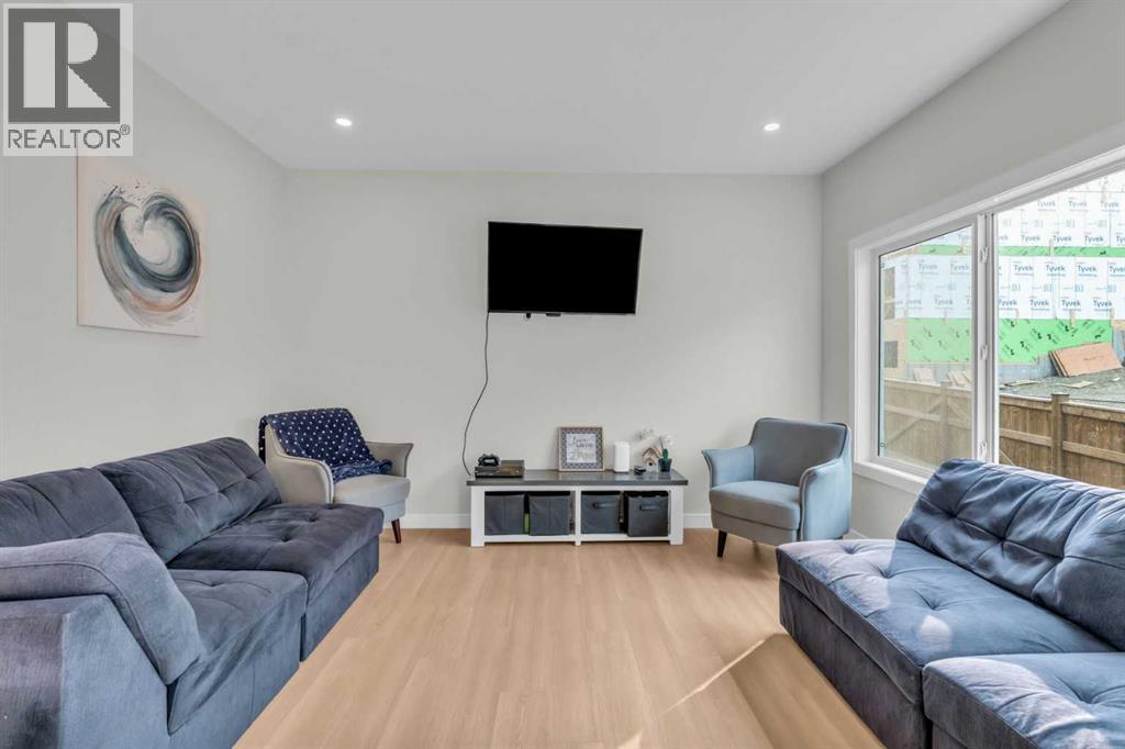 Single Family House for Sale in  Versant View SW Alpine Park Calgary 