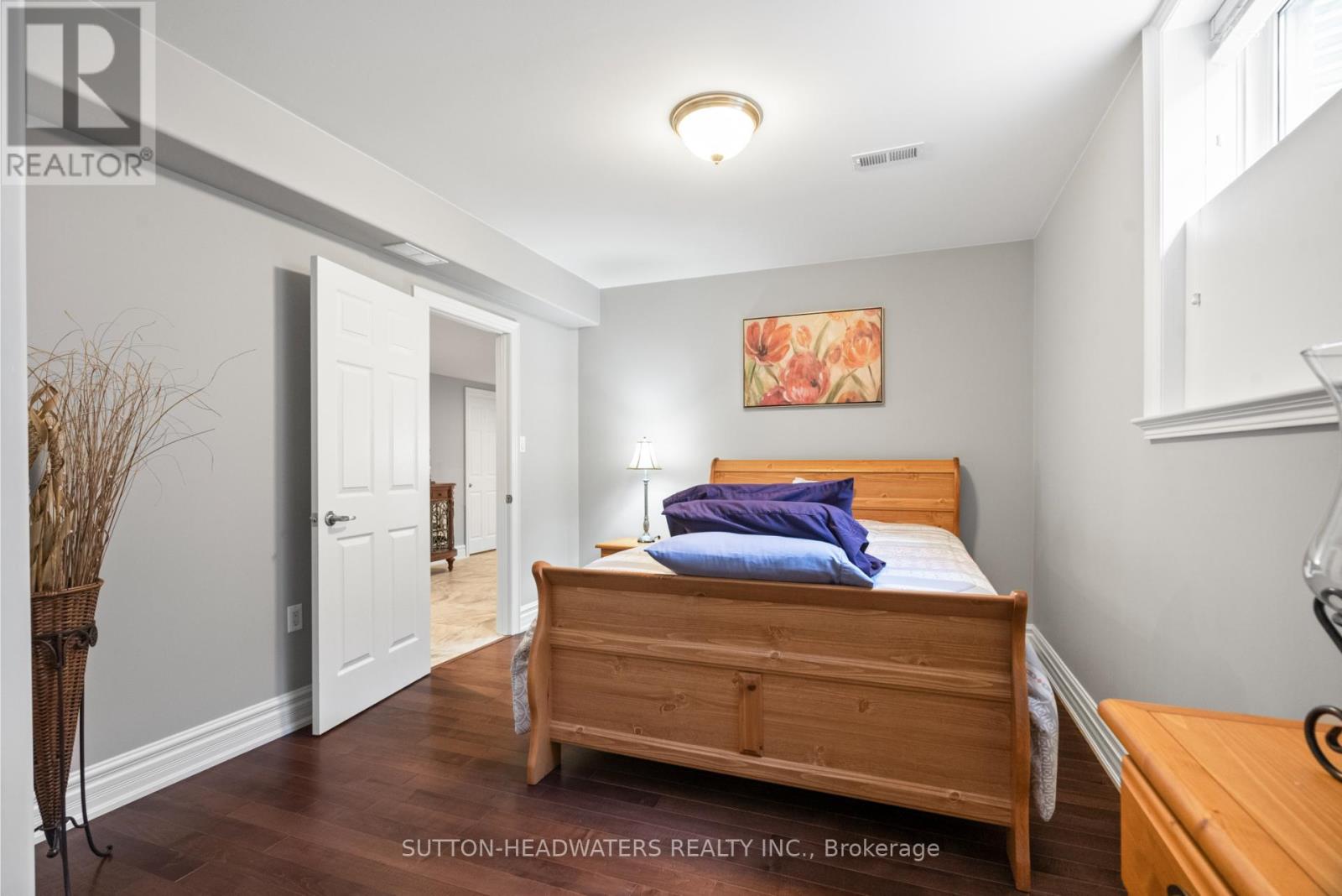 63 BROOKHAVEN CRESCENT - 40
