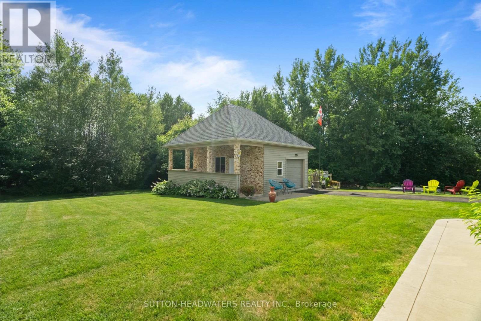 63 BROOKHAVEN CRESCENT - 45