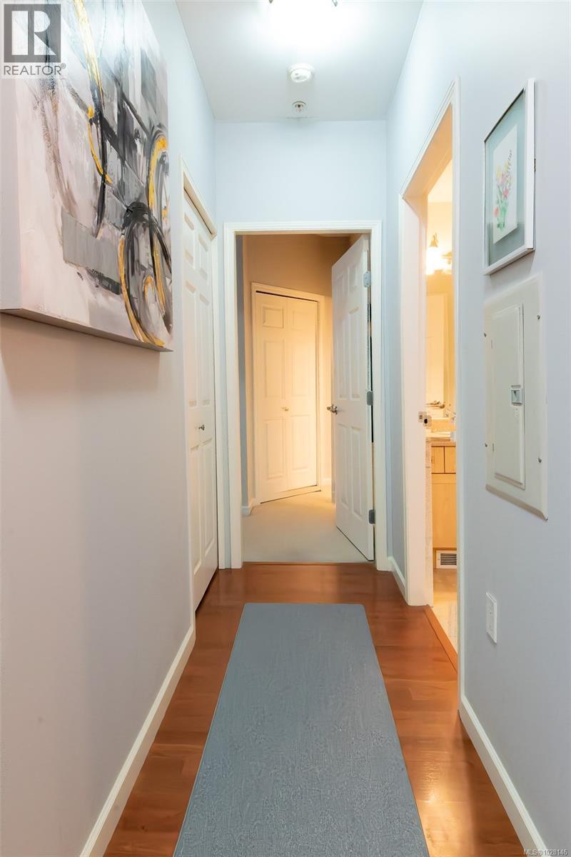 #207 360 GOLDSTREAM AVE - 12