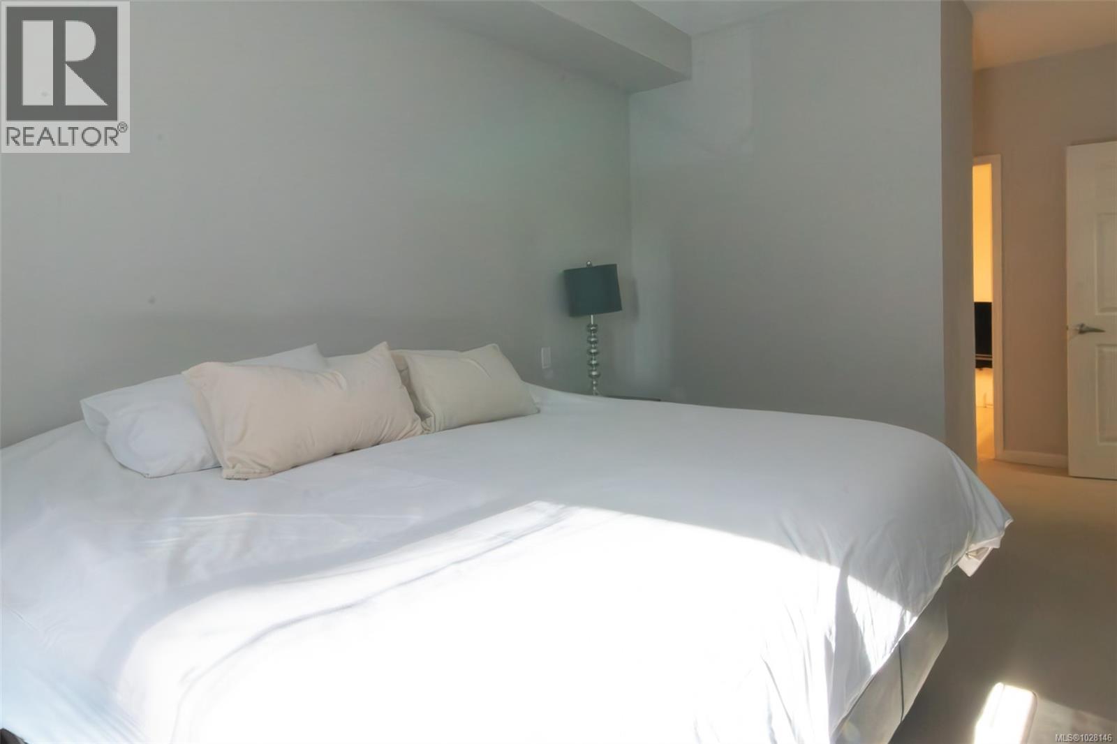 #207 360 GOLDSTREAM AVE - 16