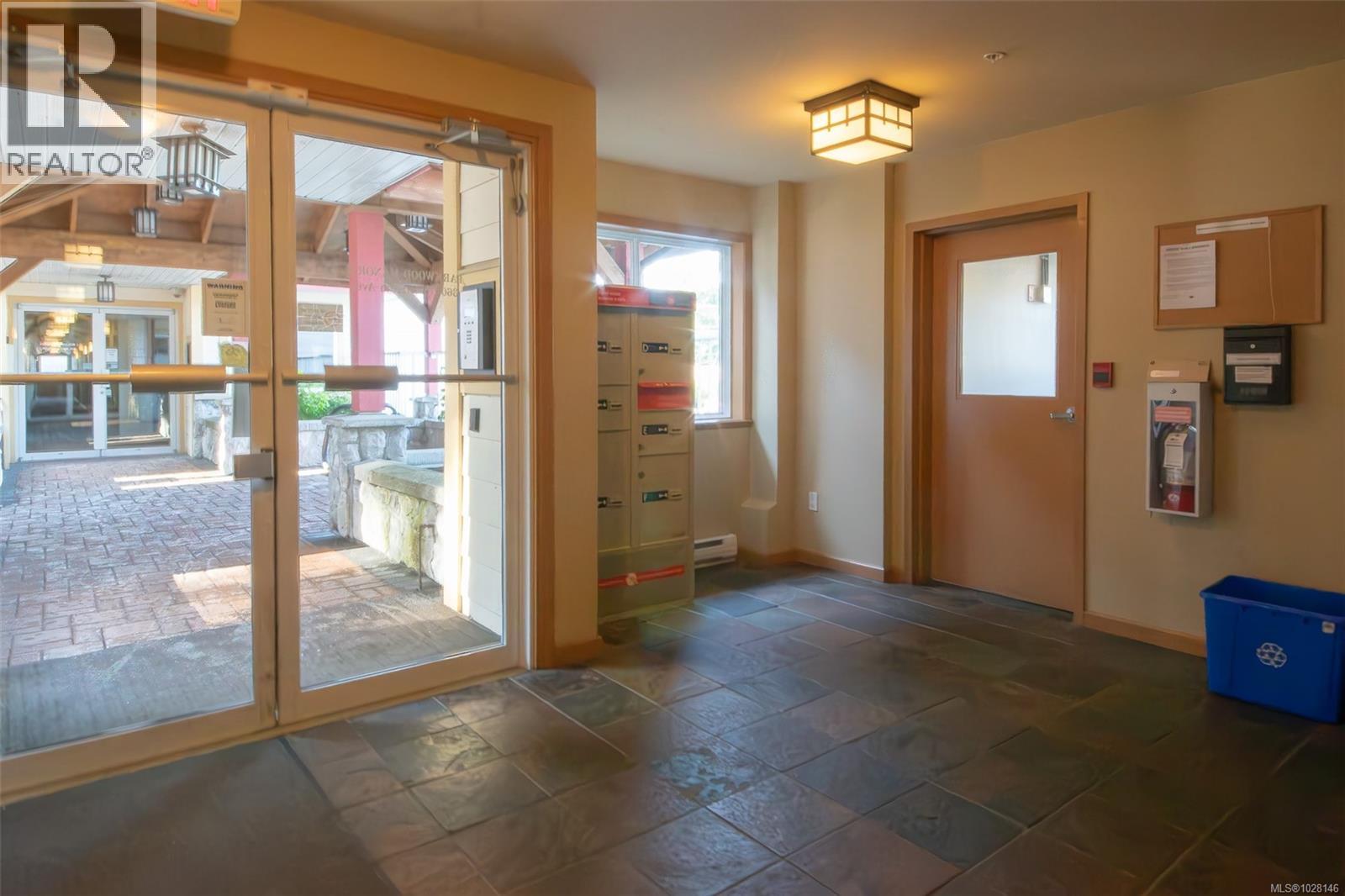 #207 360 GOLDSTREAM AVE - 20