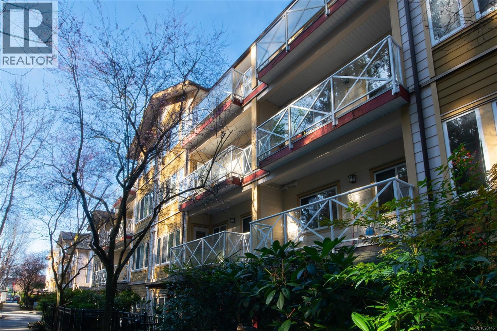 #207 360 GOLDSTREAM AVE - 21