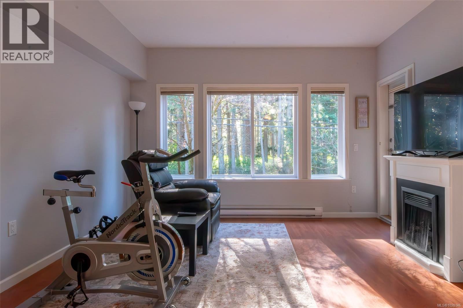 #207 360 GOLDSTREAM AVE - Image 3