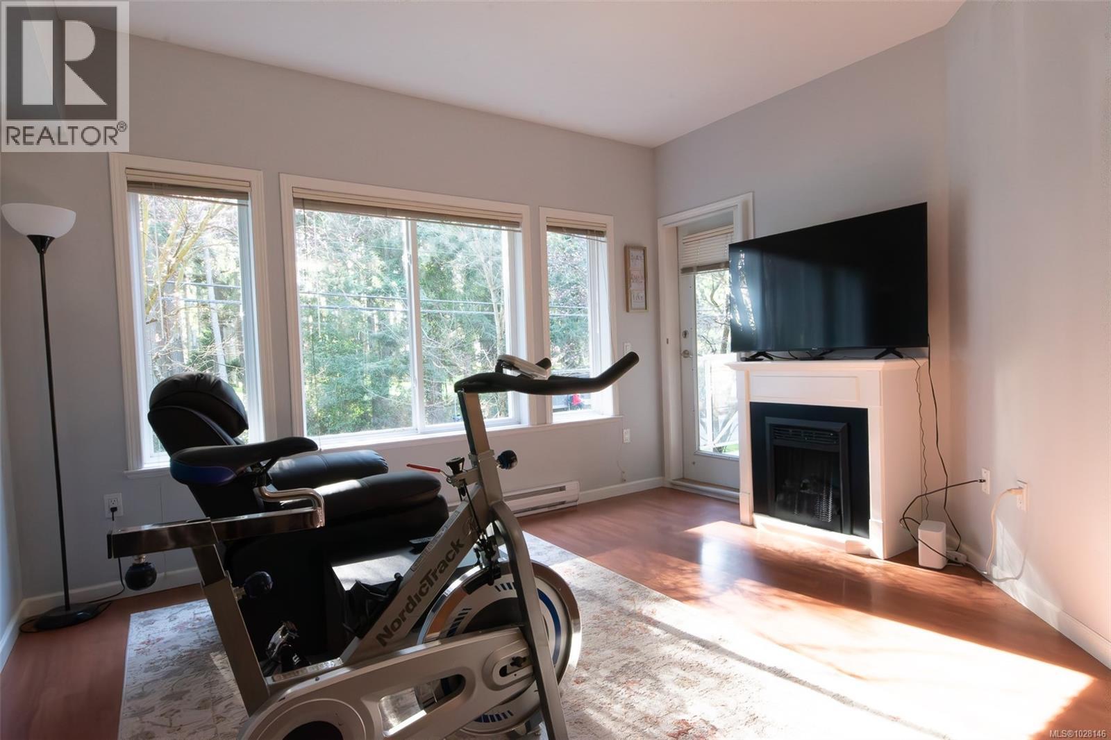 #207 360 GOLDSTREAM AVE - 4