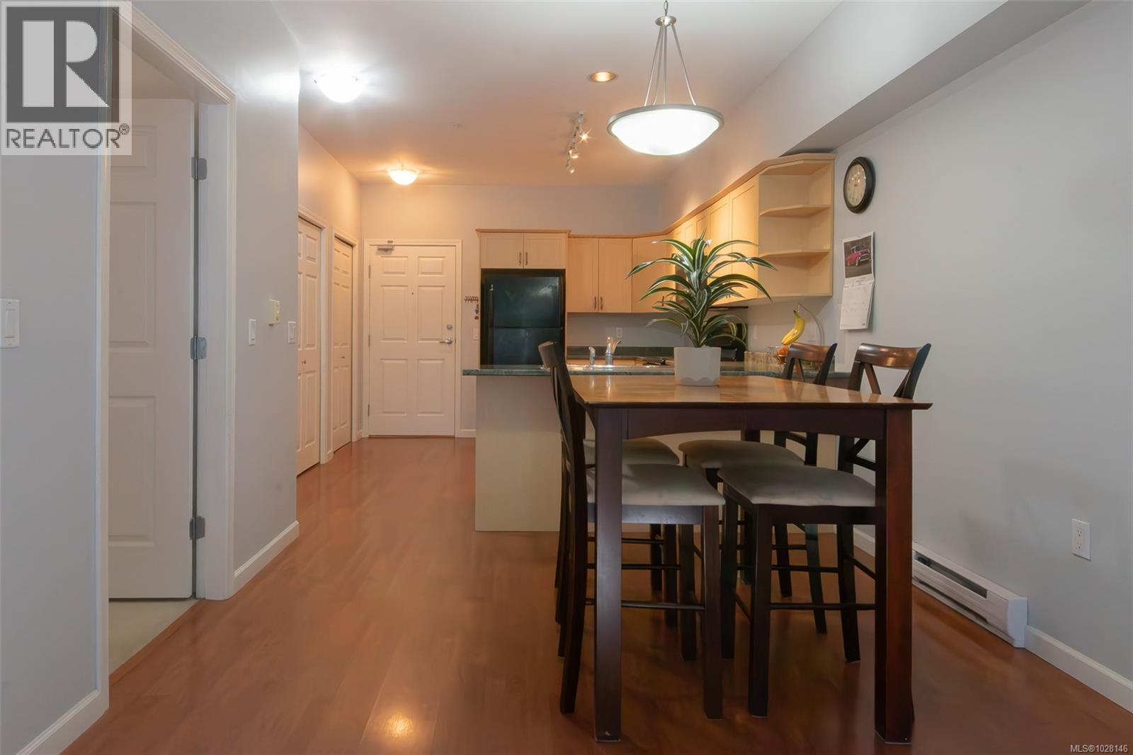 #207 360 GOLDSTREAM AVE - 5