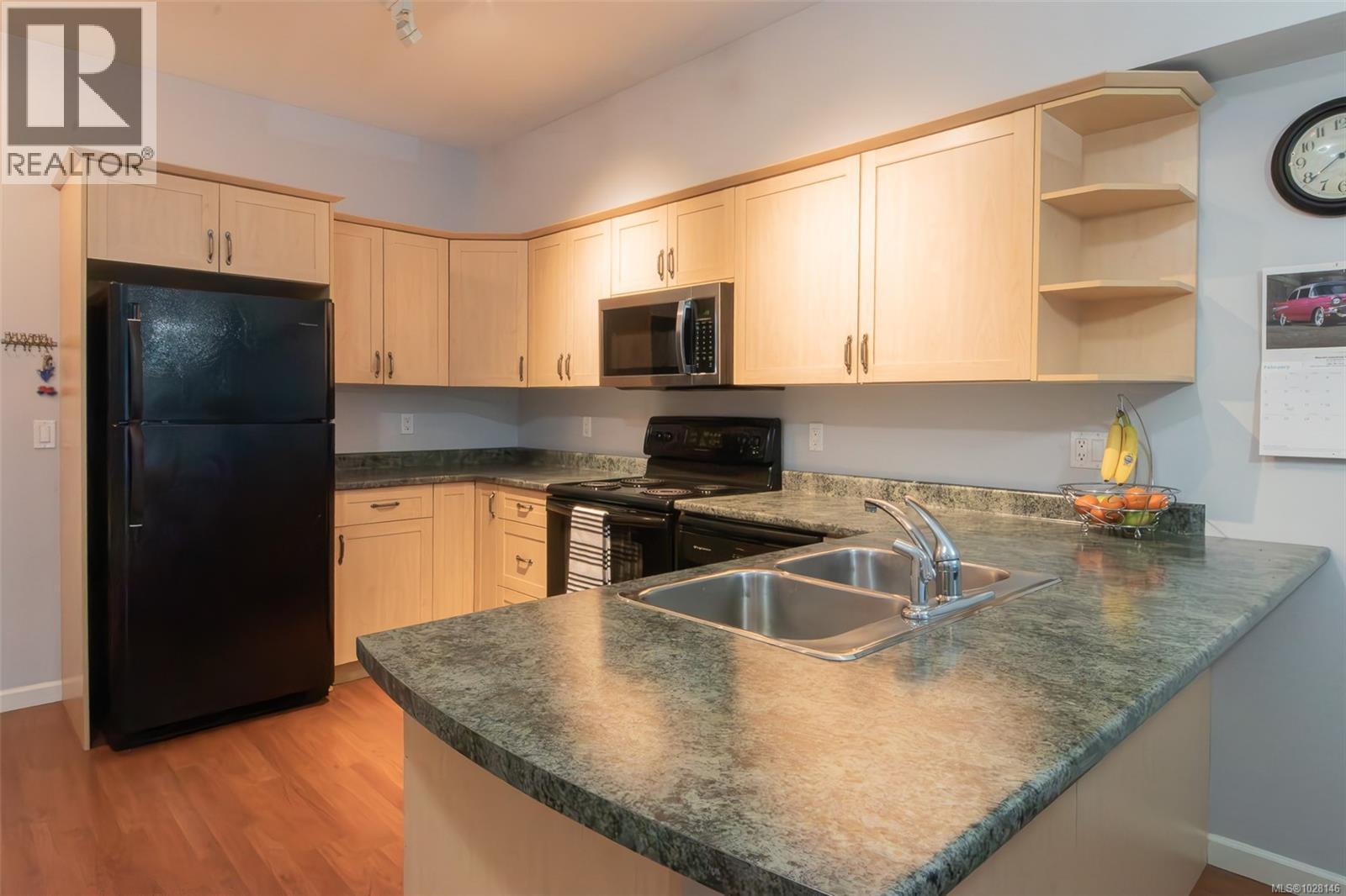 #207 360 GOLDSTREAM AVE - 7