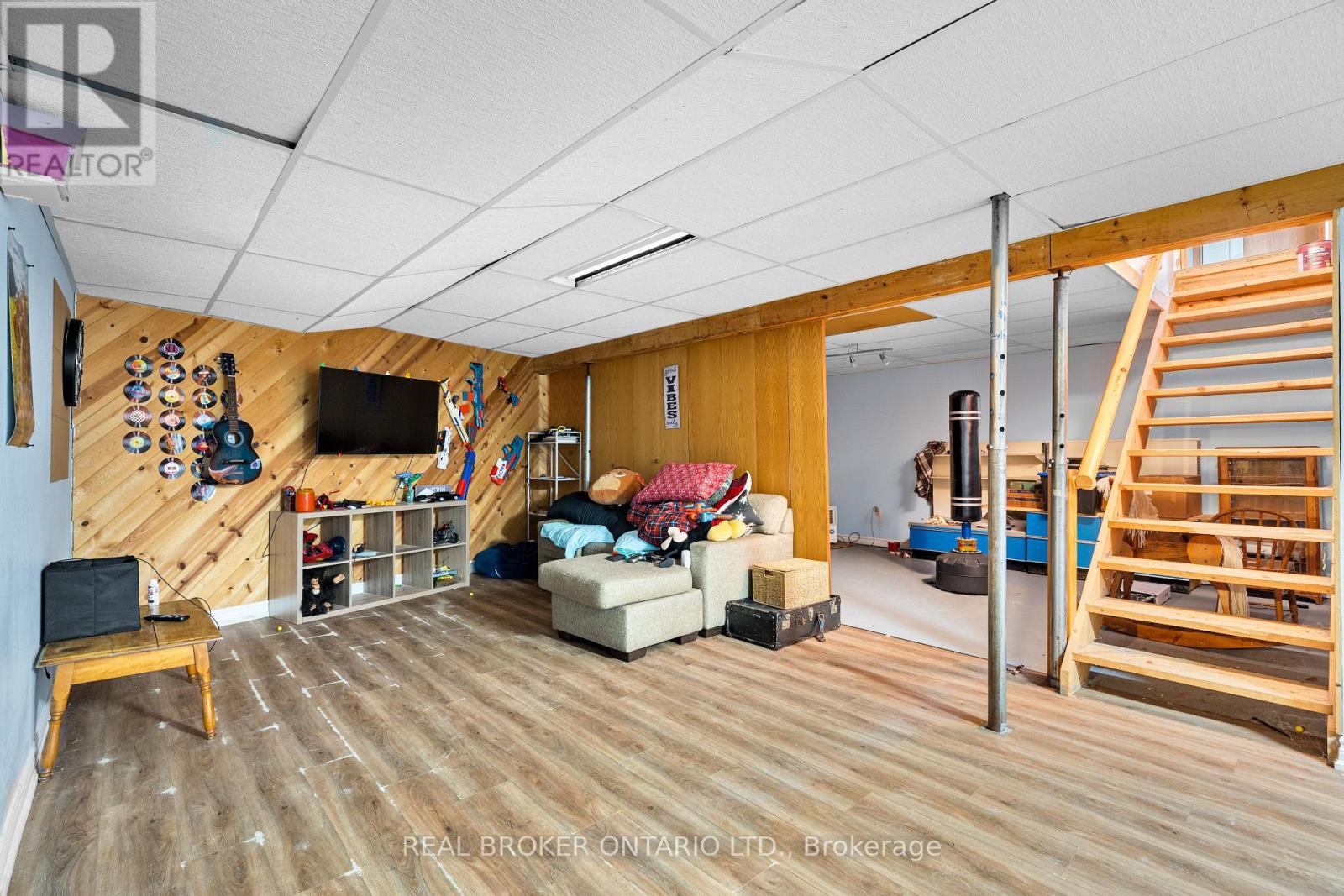 1 WOODLAND DRIVE - 39