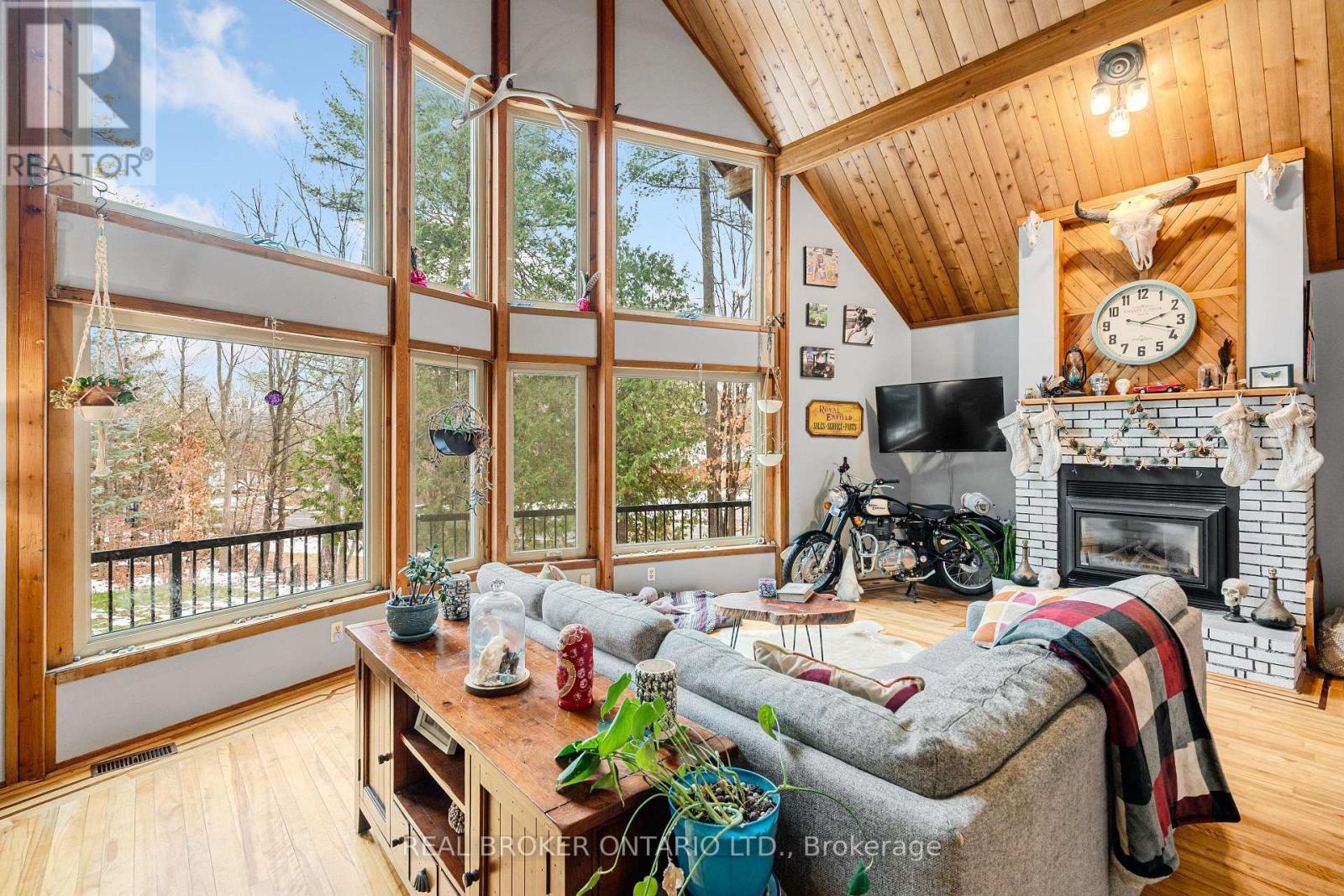 1 WOODLAND DRIVE - 8