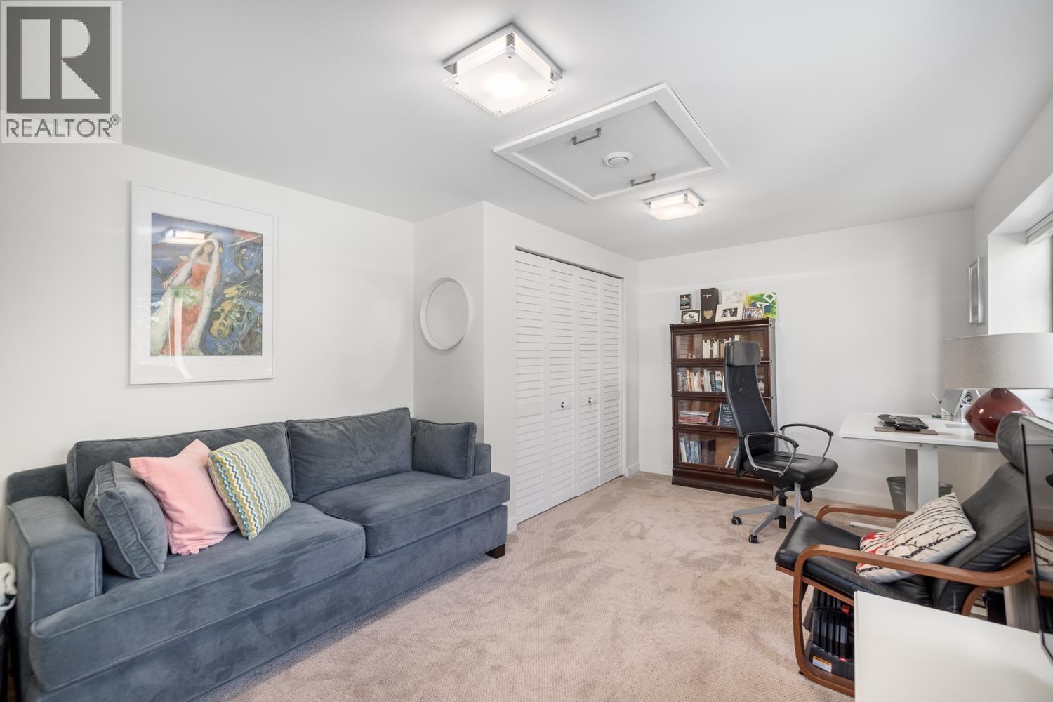 3841 LONSDALE AVENUE, North Vancouver