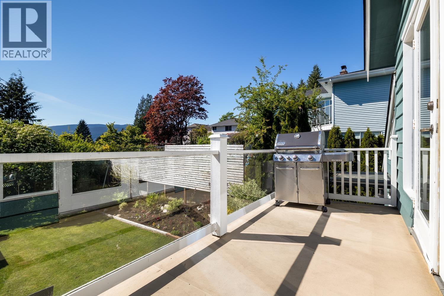 3841 LONSDALE AVENUE, North Vancouver