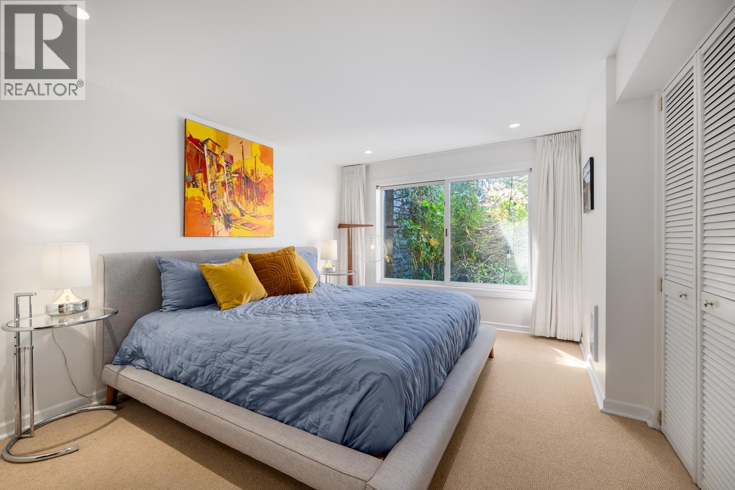 3841 LONSDALE AVENUE, North Vancouver