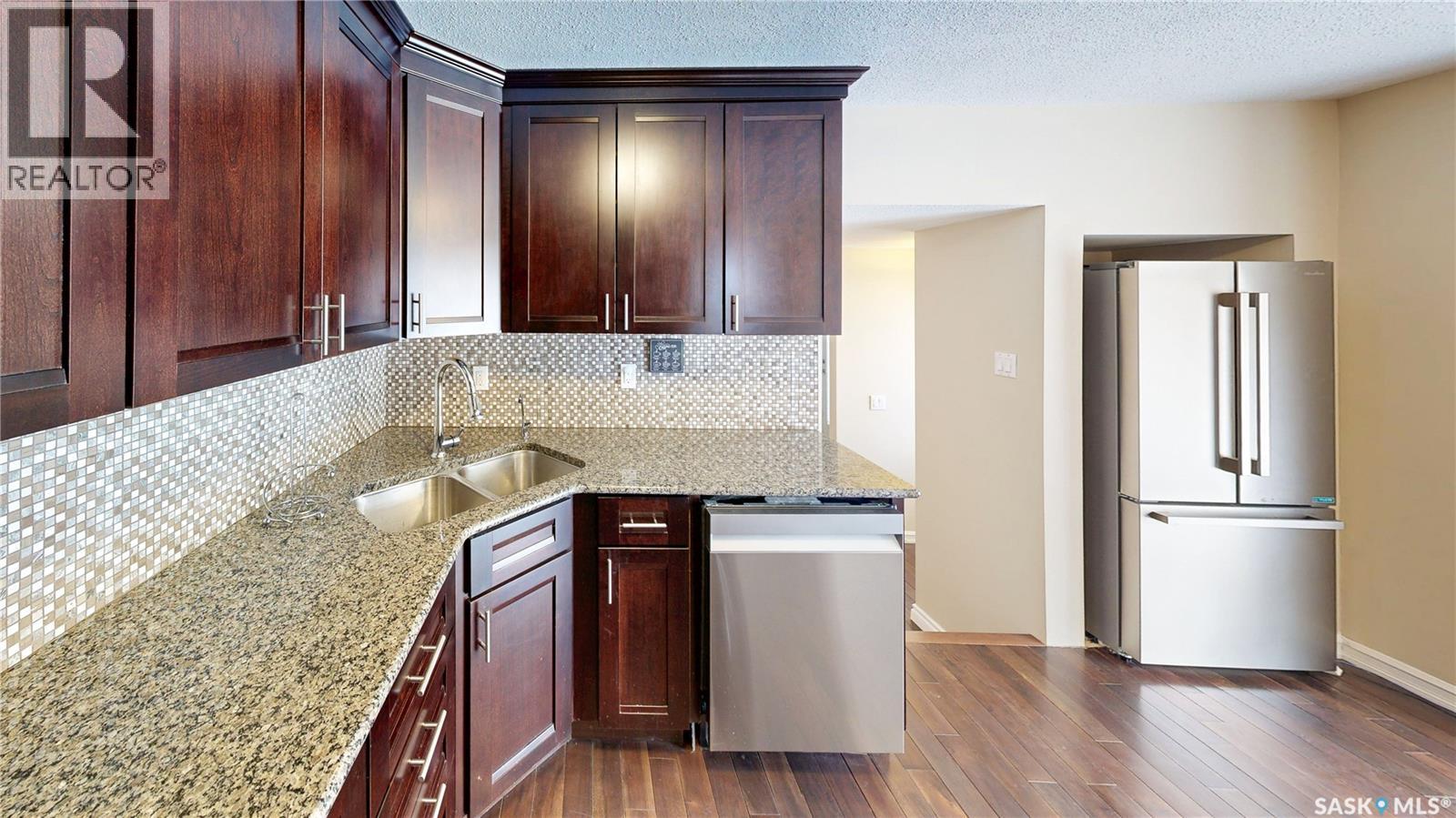 Single Family House 2 Level for Sale in  Lowry PLACE Regina 