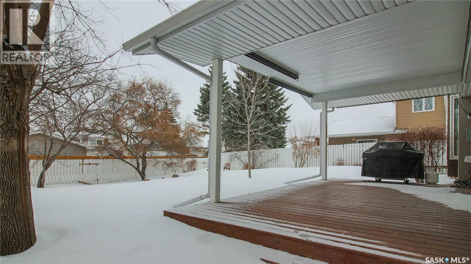 Single Family House 2 Level for Sale in  Lowry PLACE Regina 