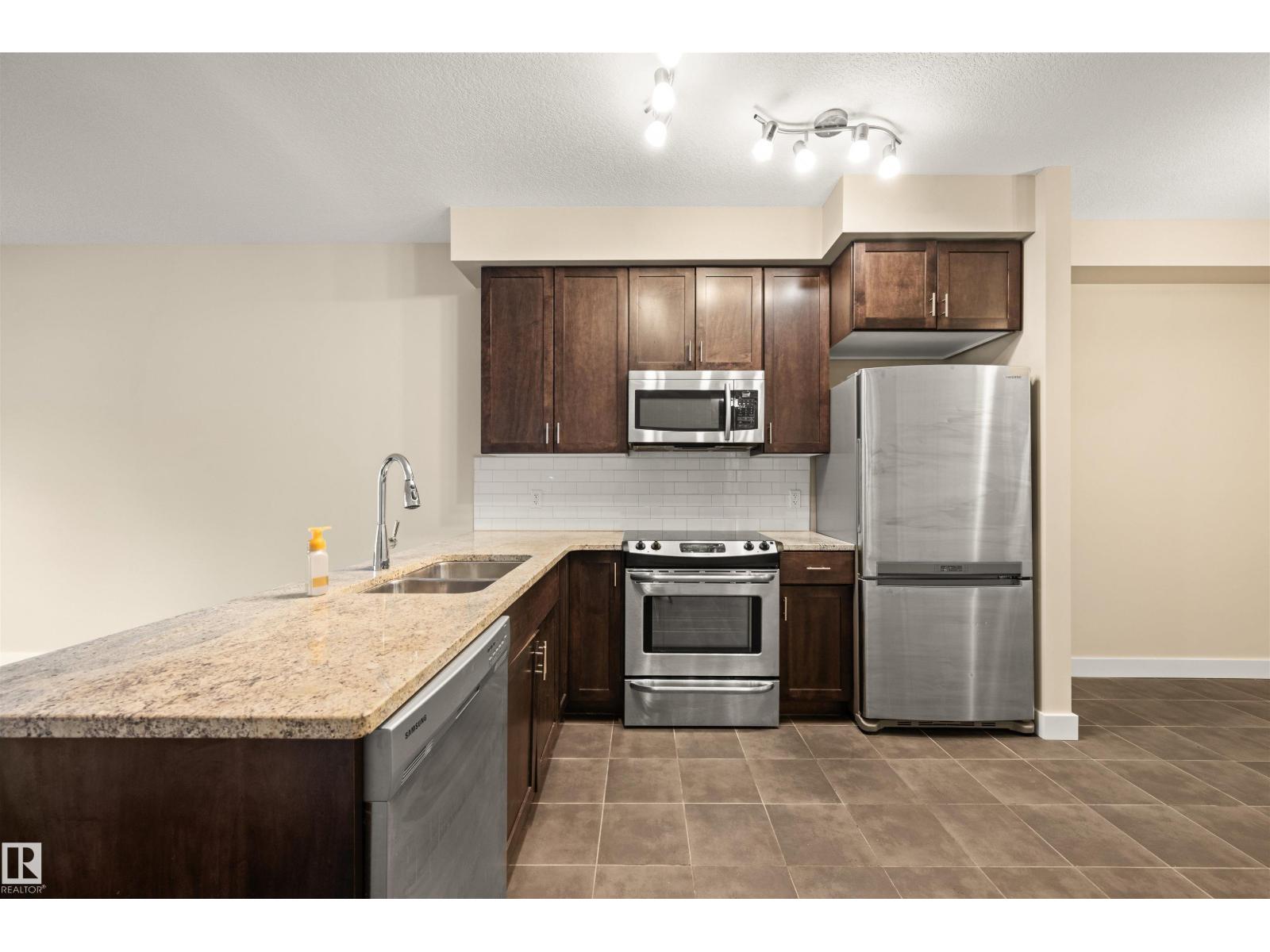 #29 11518 76 AV NW - 9