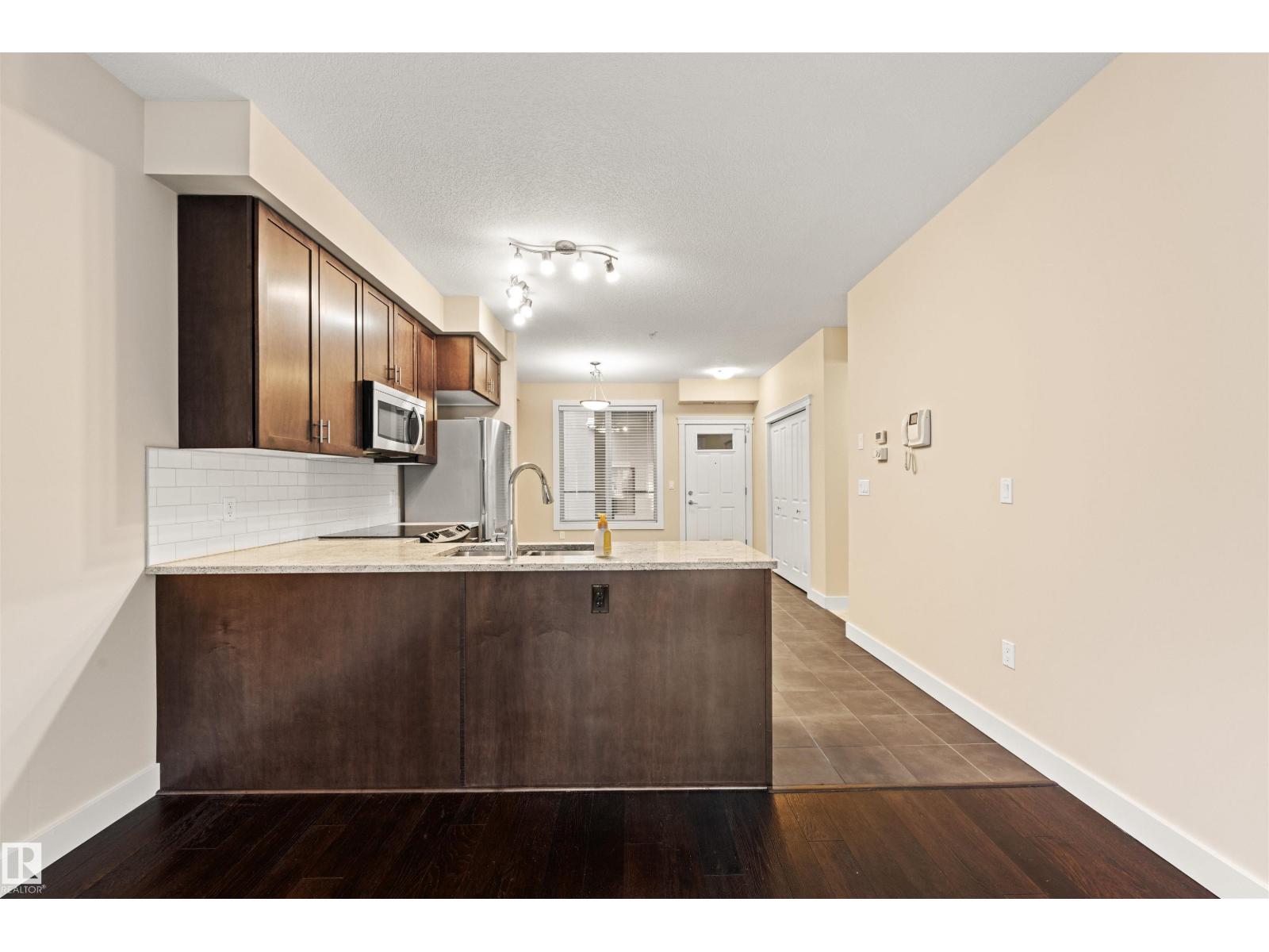 #29 11518 76 AV NW - 11