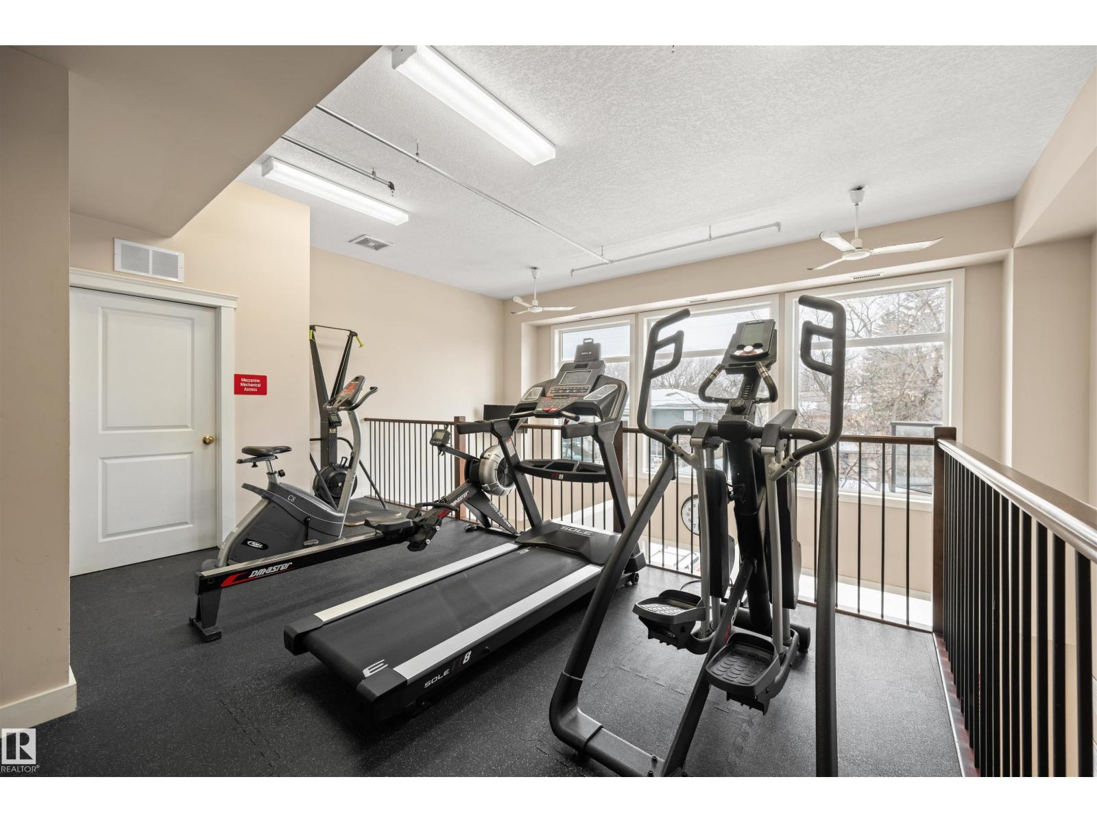 #29 11518 76 AV NW - 25