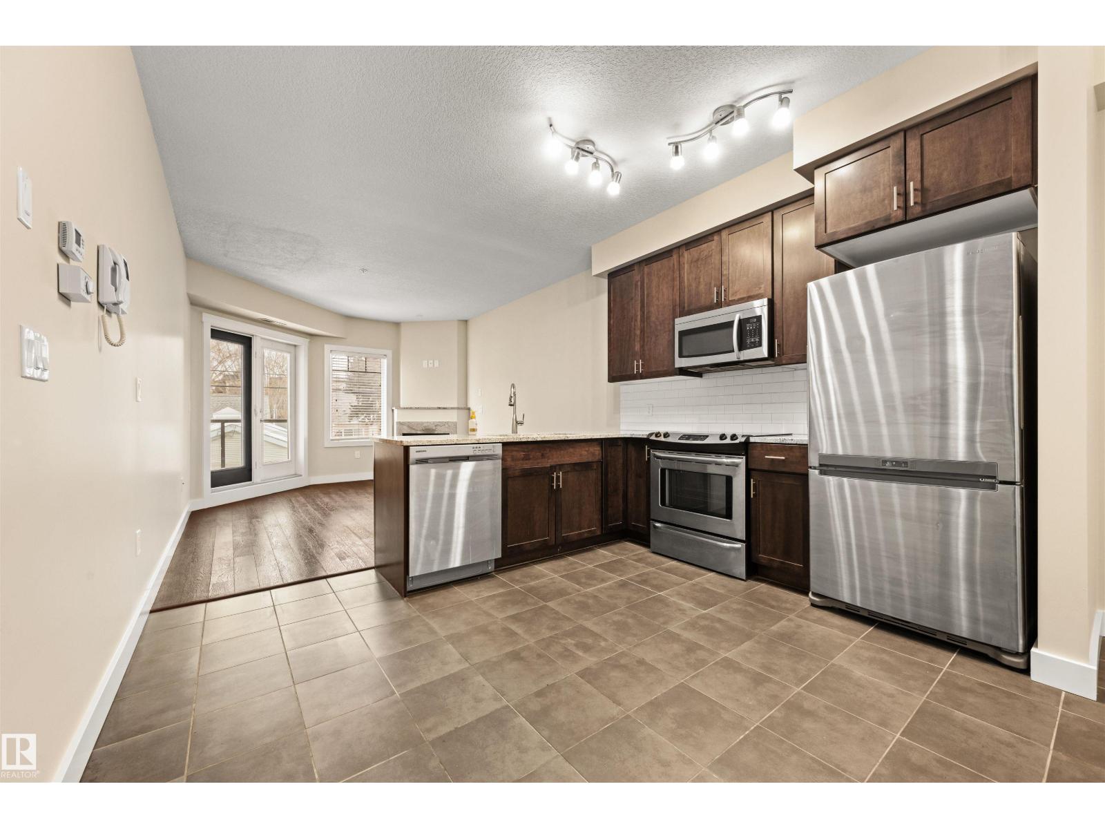 #29 11518 76 AV NW - 7