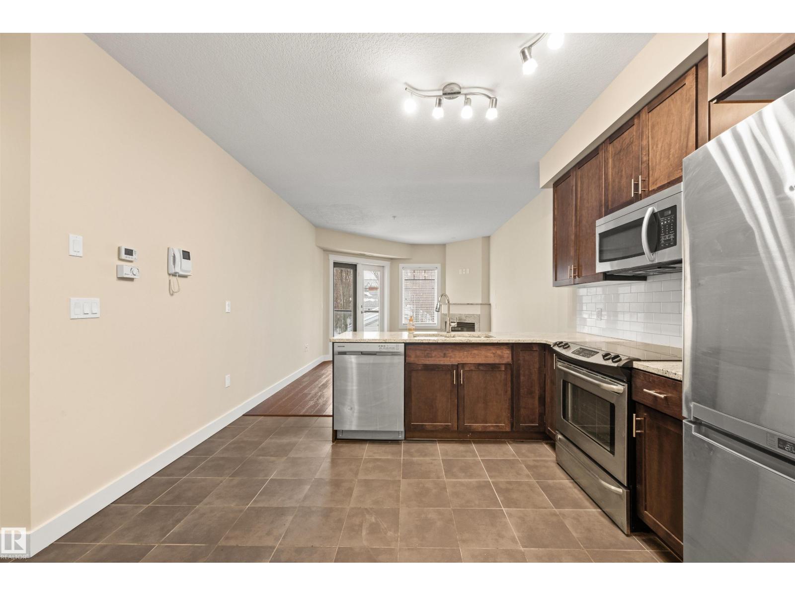 #29 11518 76 AV NW - 8