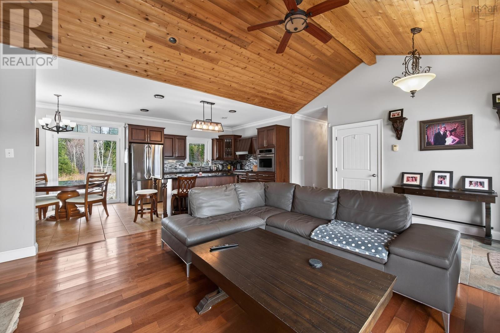 127 ASPEN GROVE HOWIE CENTER - 5