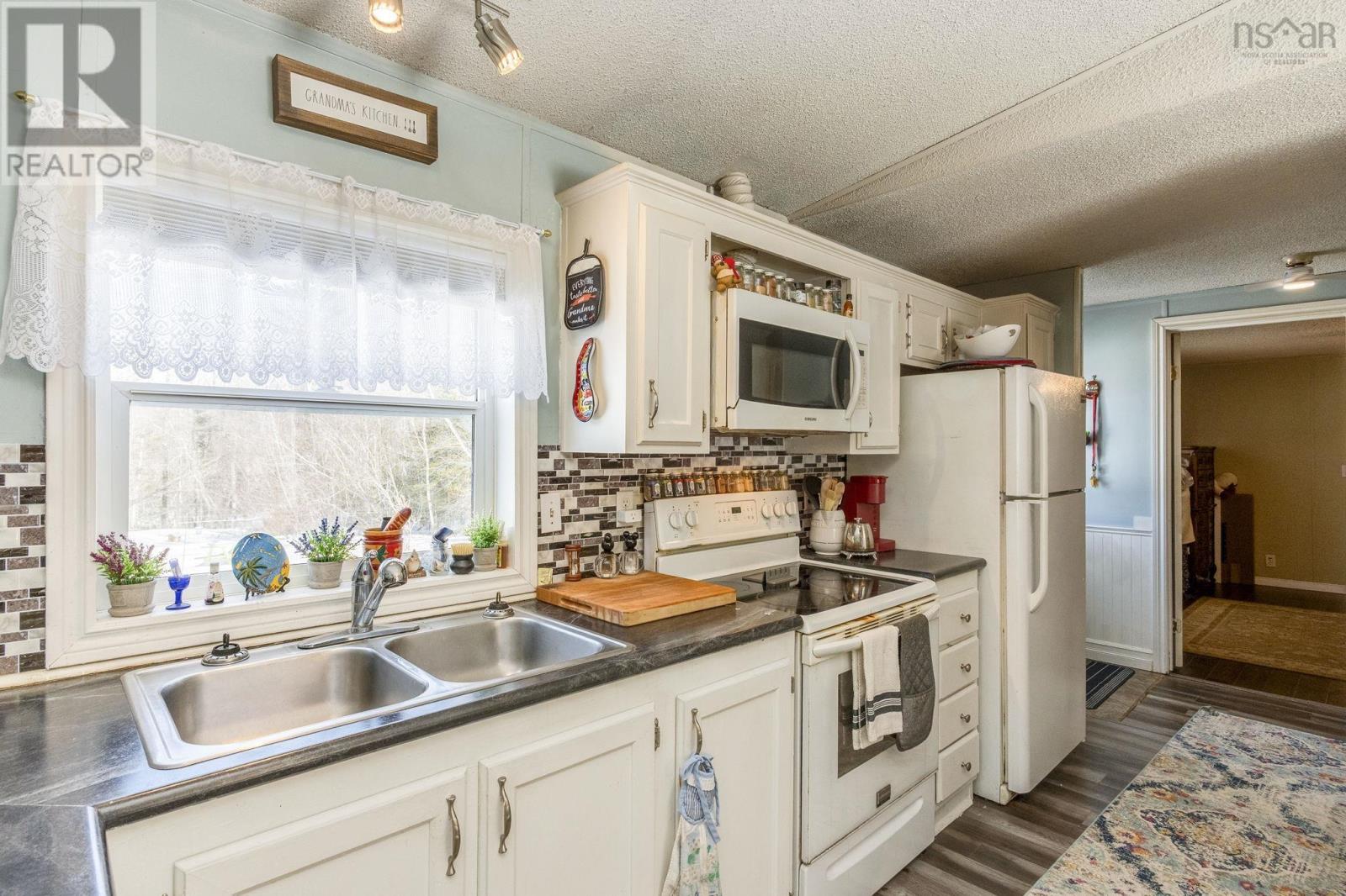 Property 15 of 35 of 1880 Virginia Road