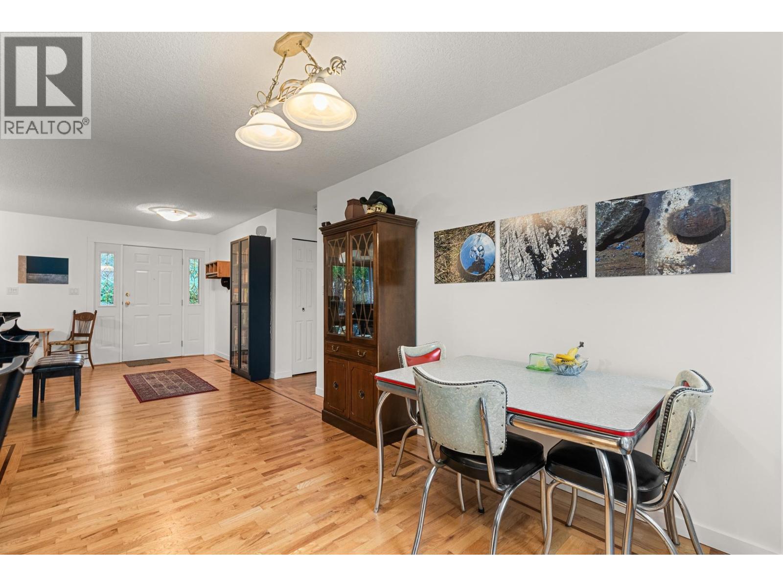 1559 PARK AVENUE, Roberts Creek