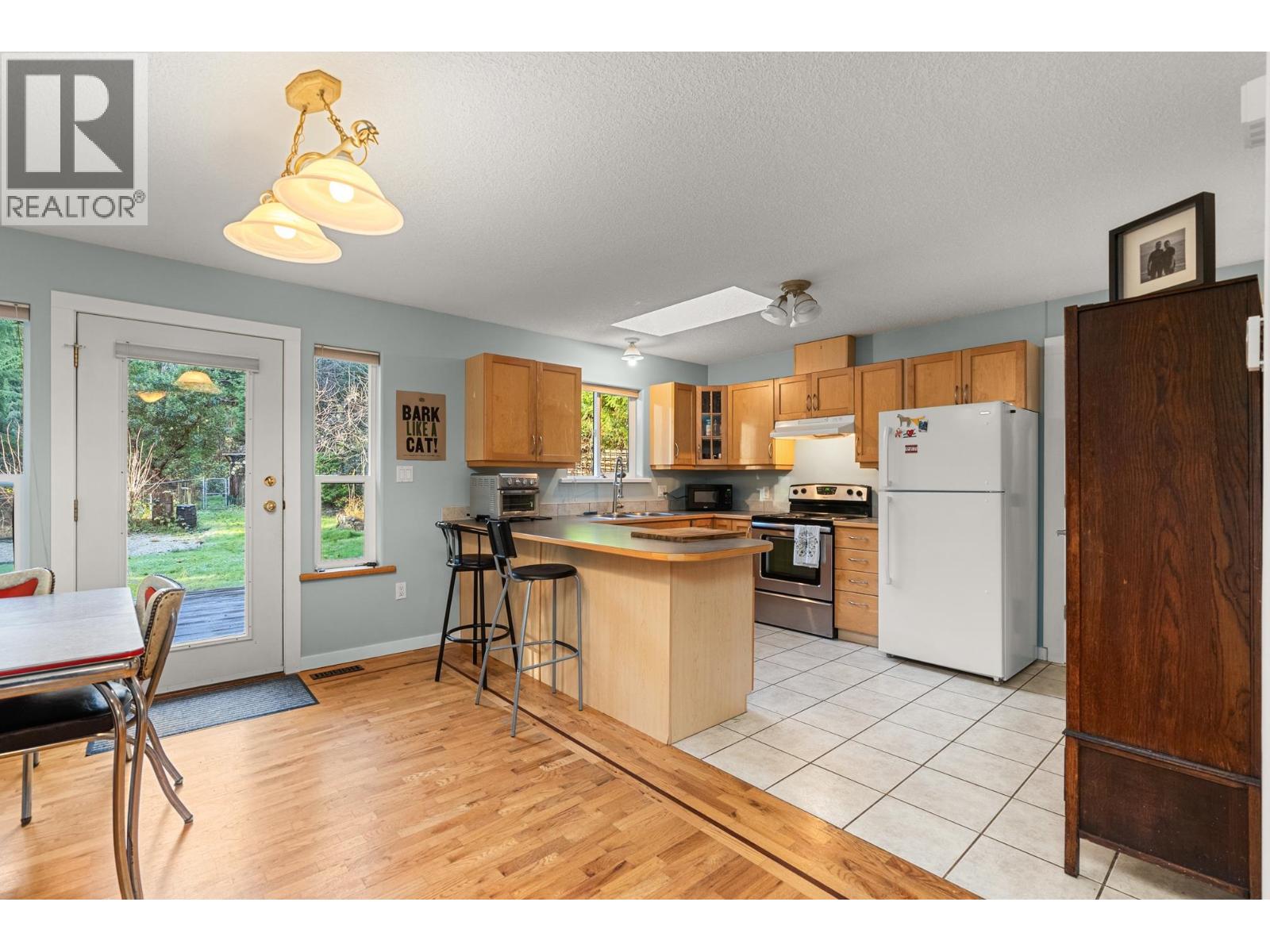 1559 PARK AVENUE, Roberts Creek