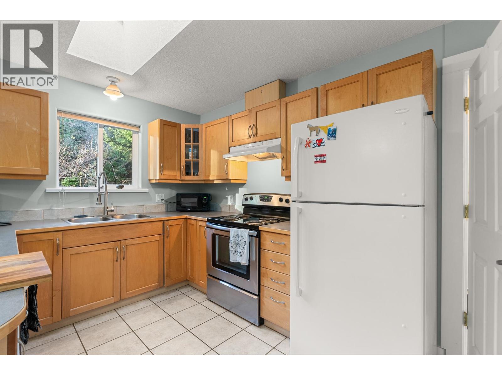 1559 PARK AVENUE, Roberts Creek