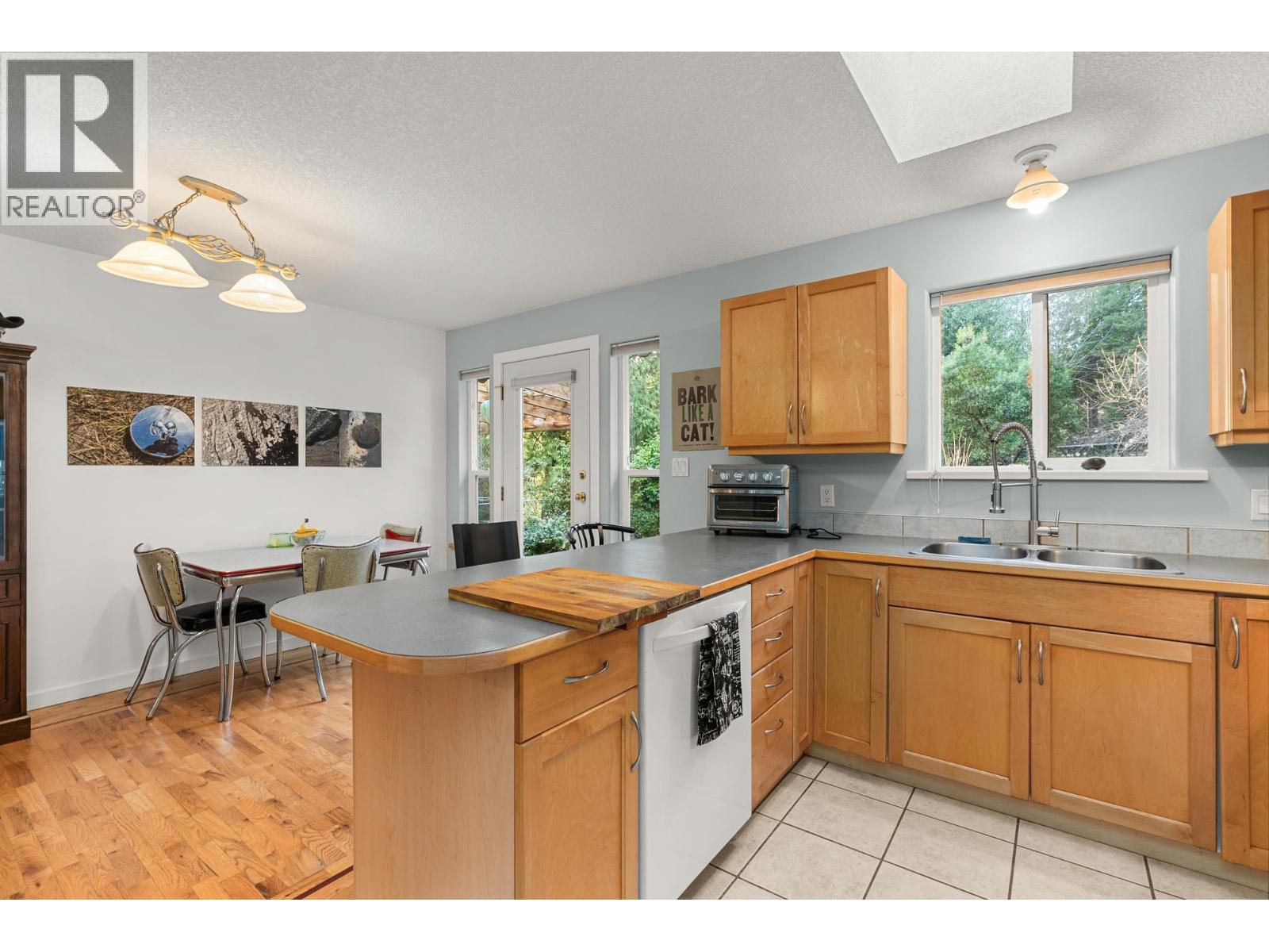 1559 PARK AVENUE, Roberts Creek