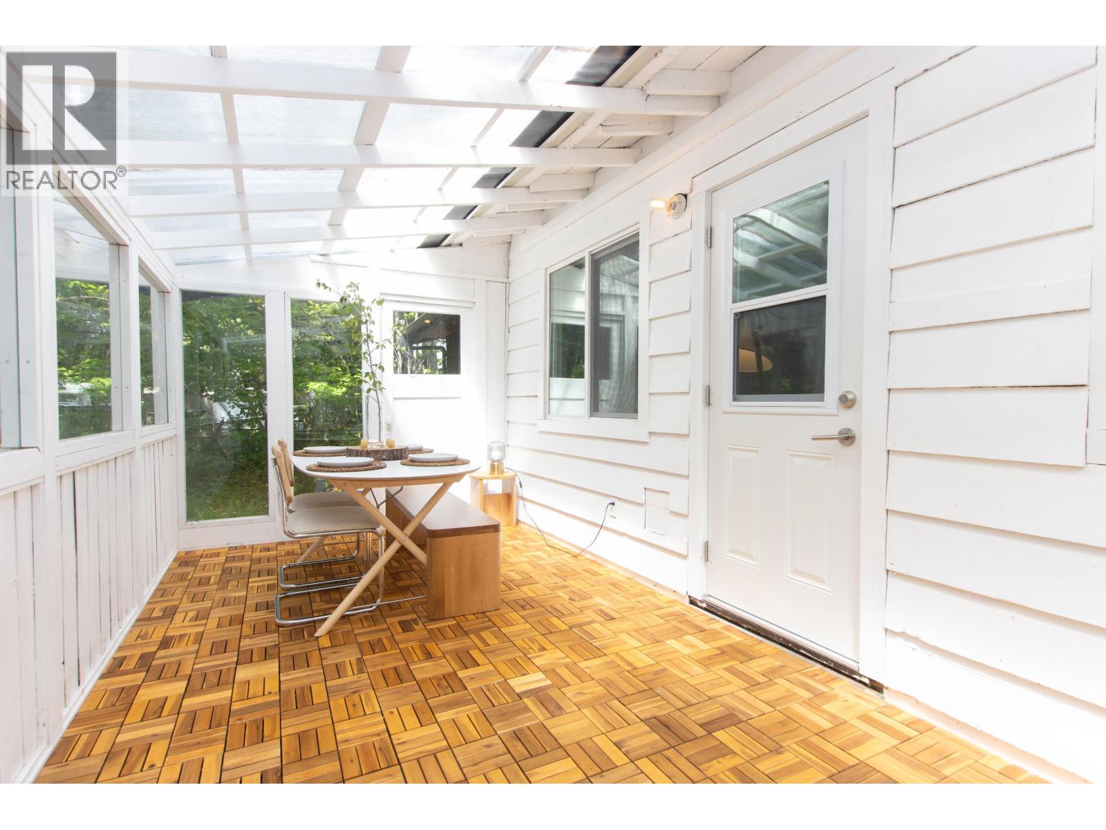 2000 MIDNIGHT WAY, Squamish