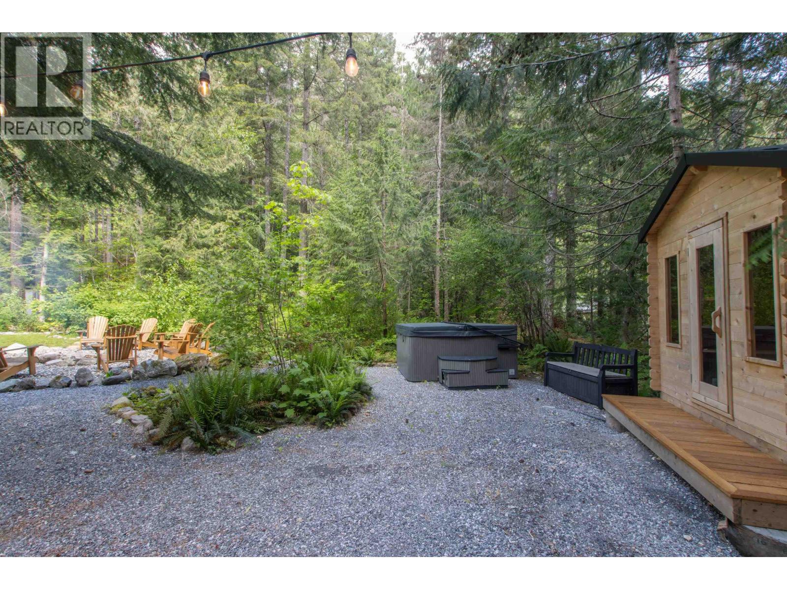 2000 MIDNIGHT WAY, Squamish