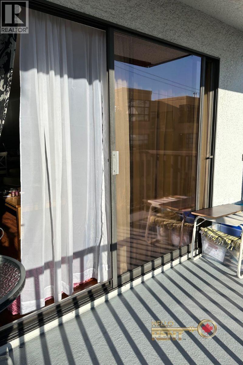 208 131 W 4TH STREET, North Vancouver