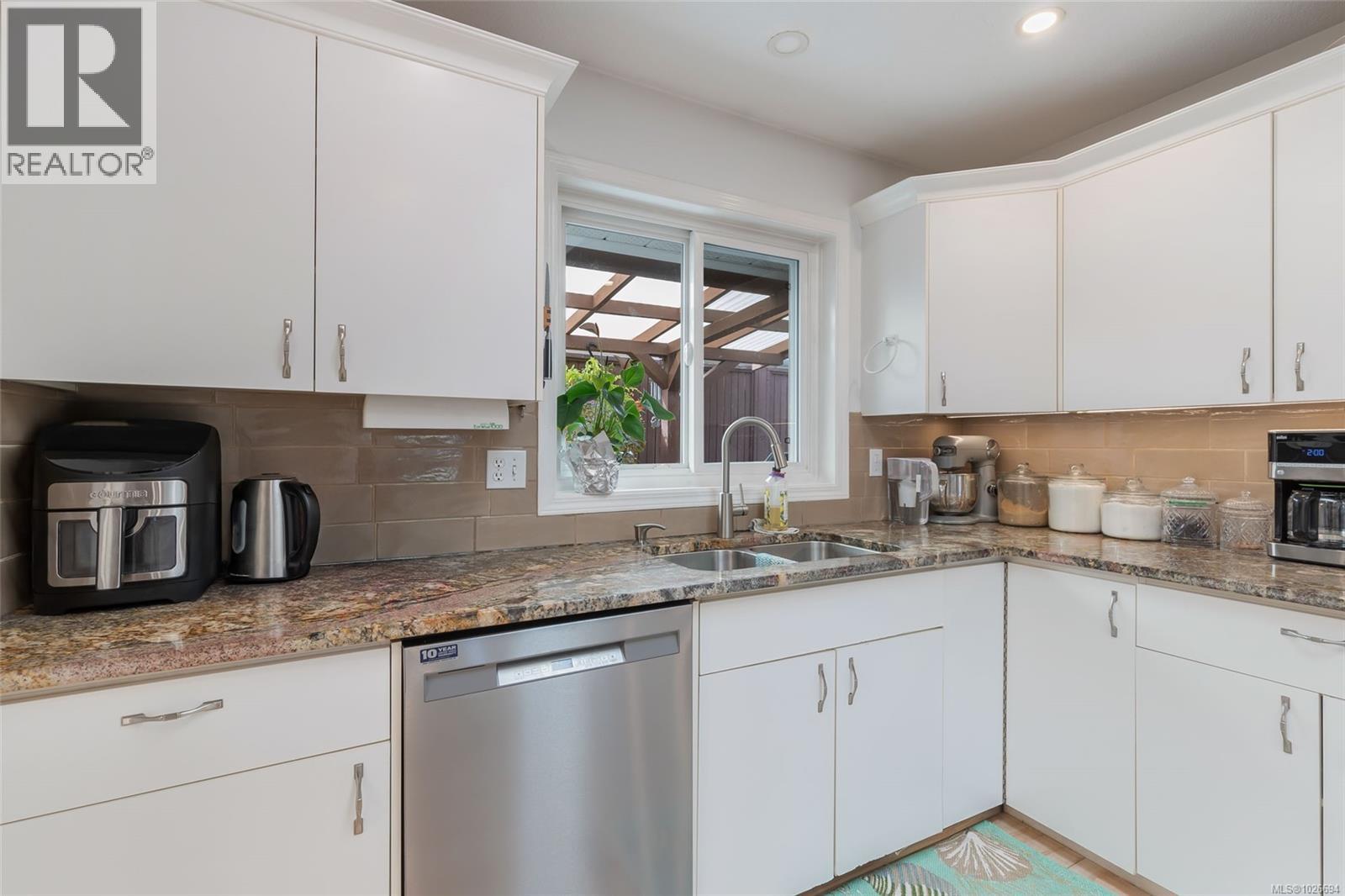 697 WOODBURN ST - 20