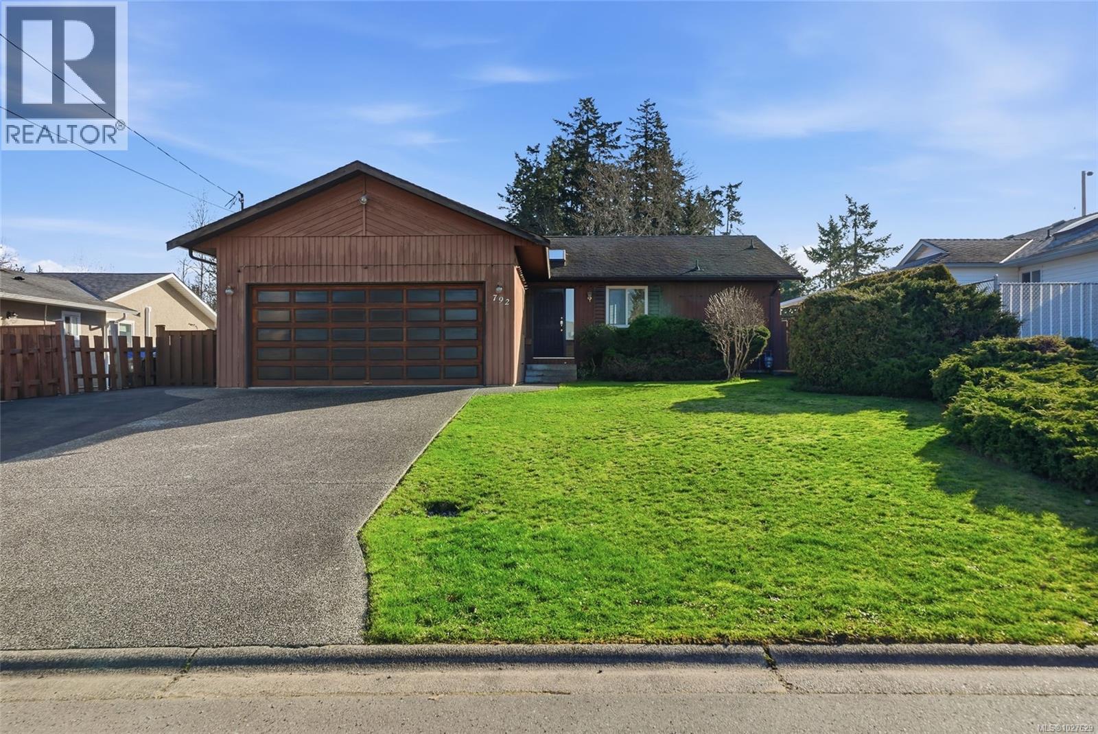 792 Daffodil Dr, Parksville