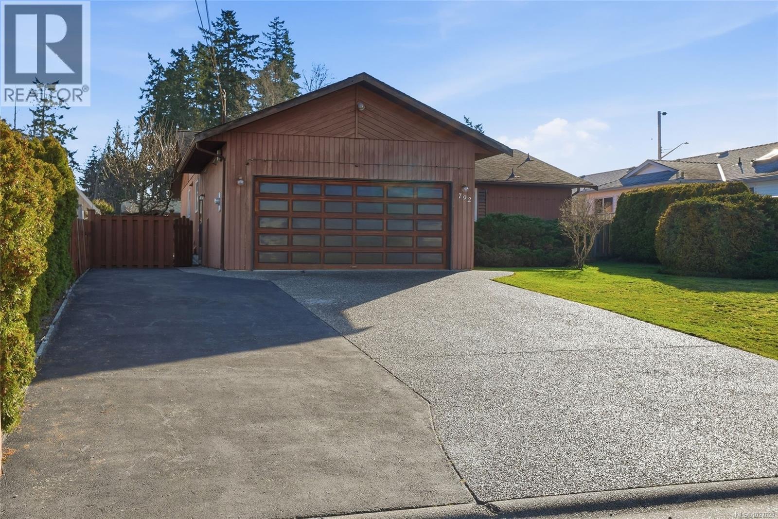 792 Daffodil Dr, Parksville