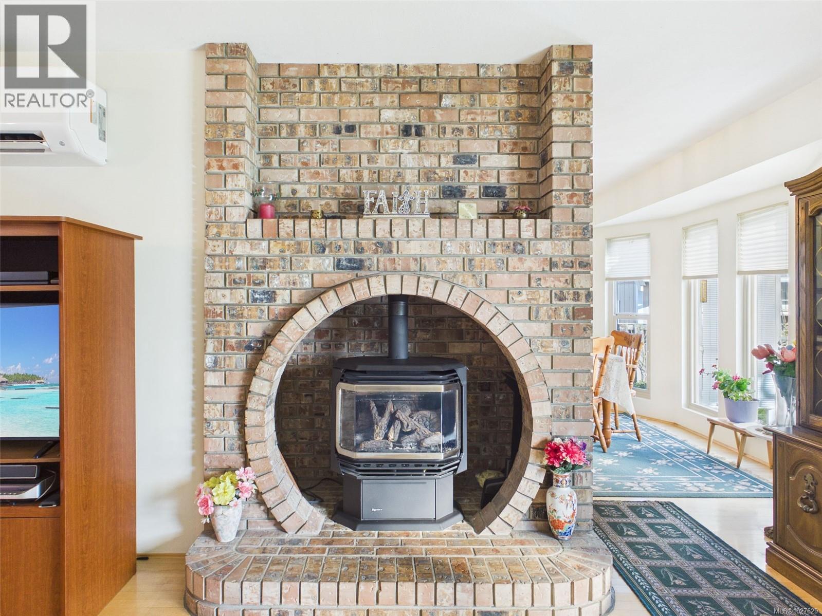 792 Daffodil Dr, Parksville