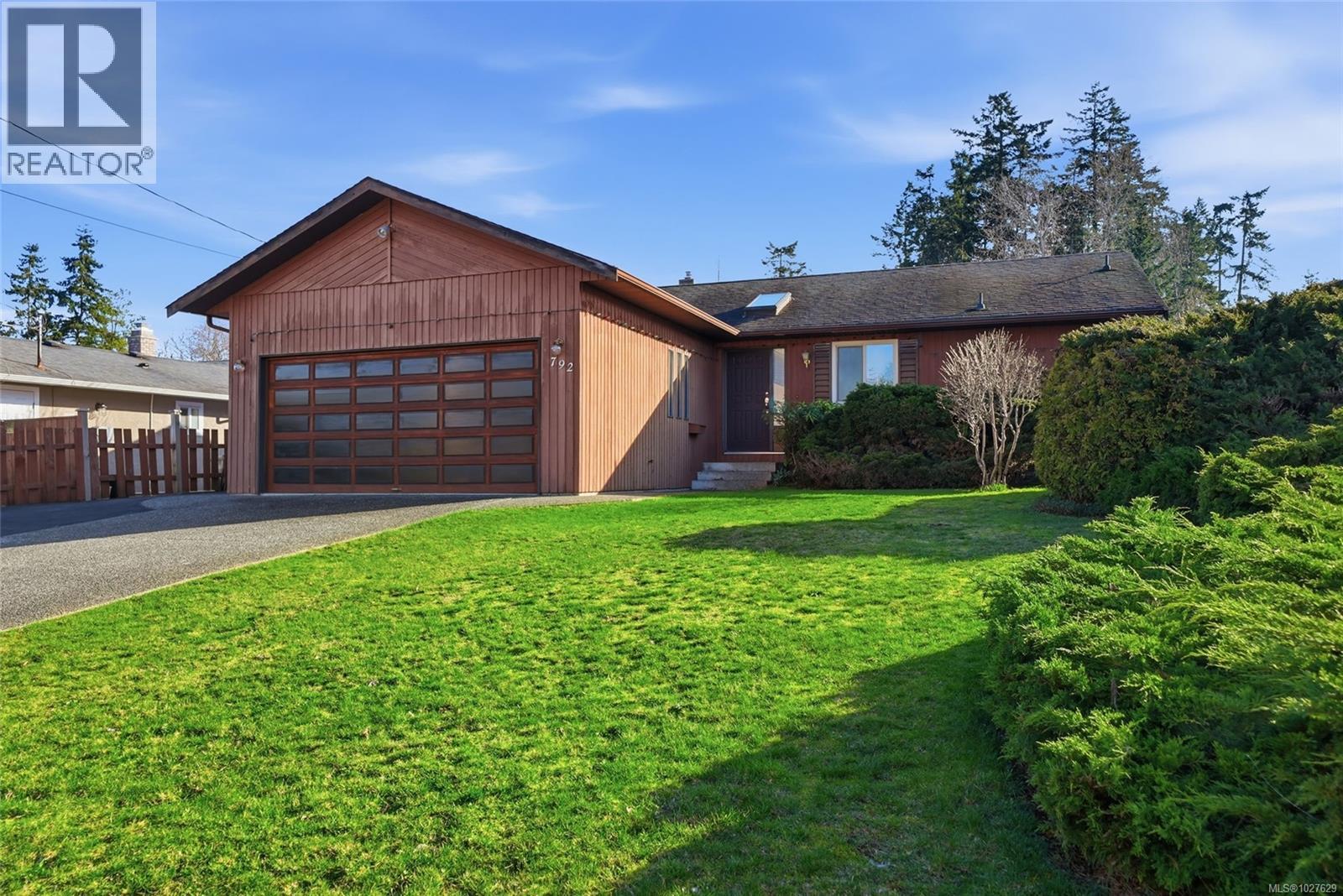 792 Daffodil Dr, Parksville