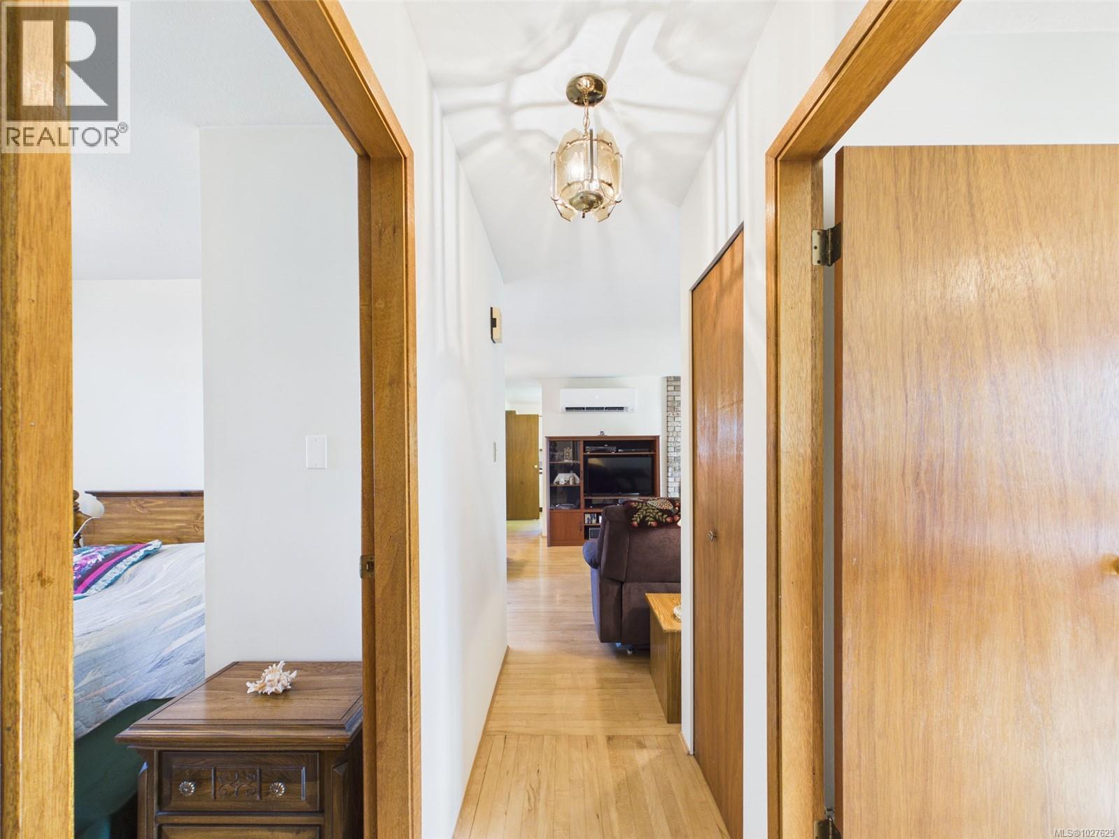 792 Daffodil Dr, Parksville