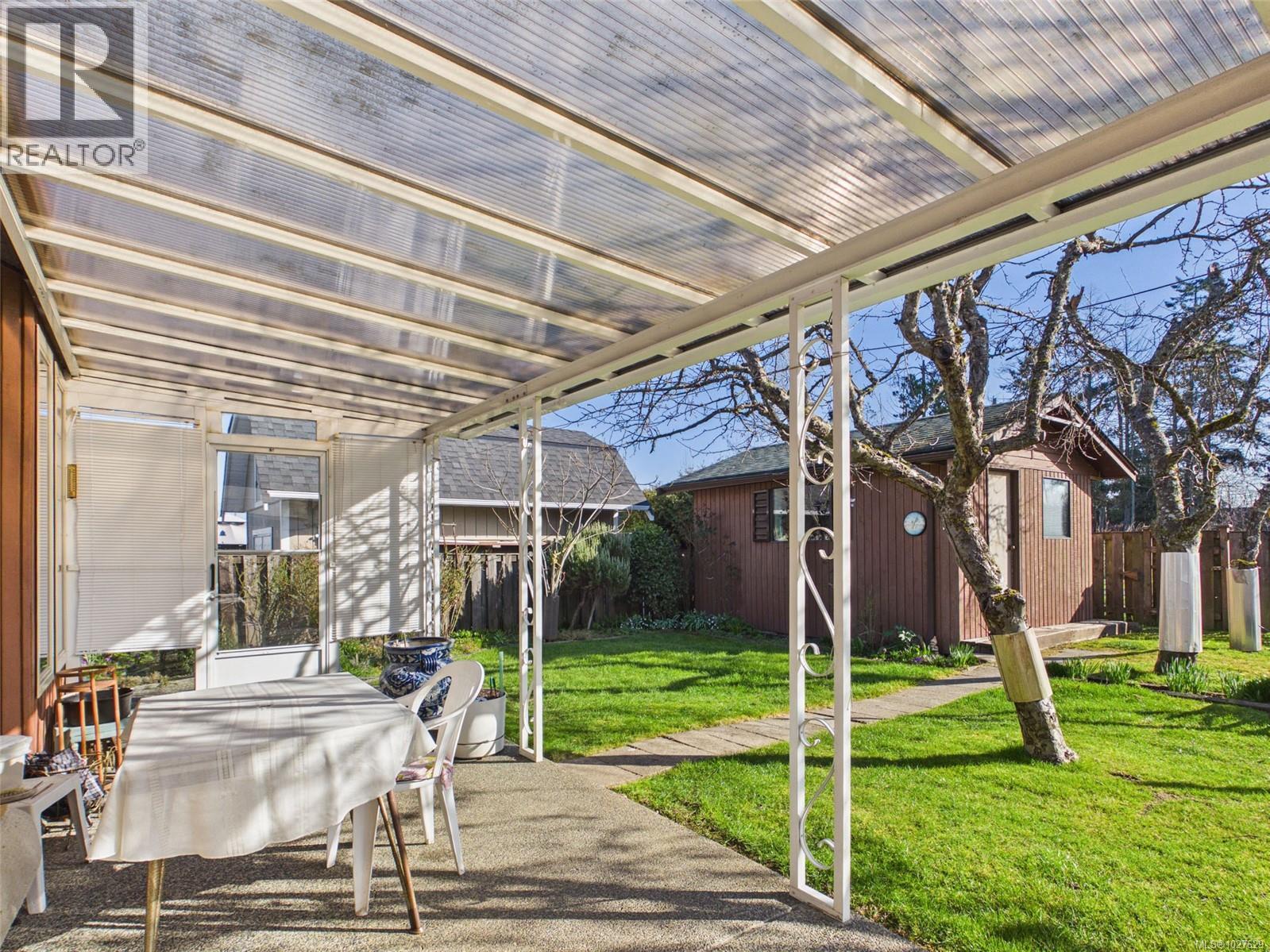 792 Daffodil Dr, Parksville