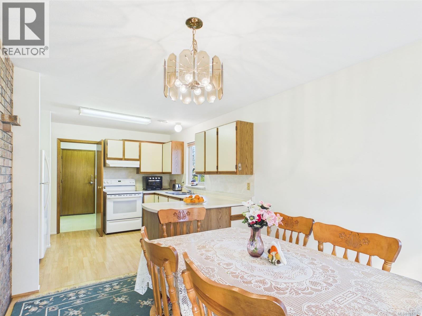 792 Daffodil Dr, Parksville