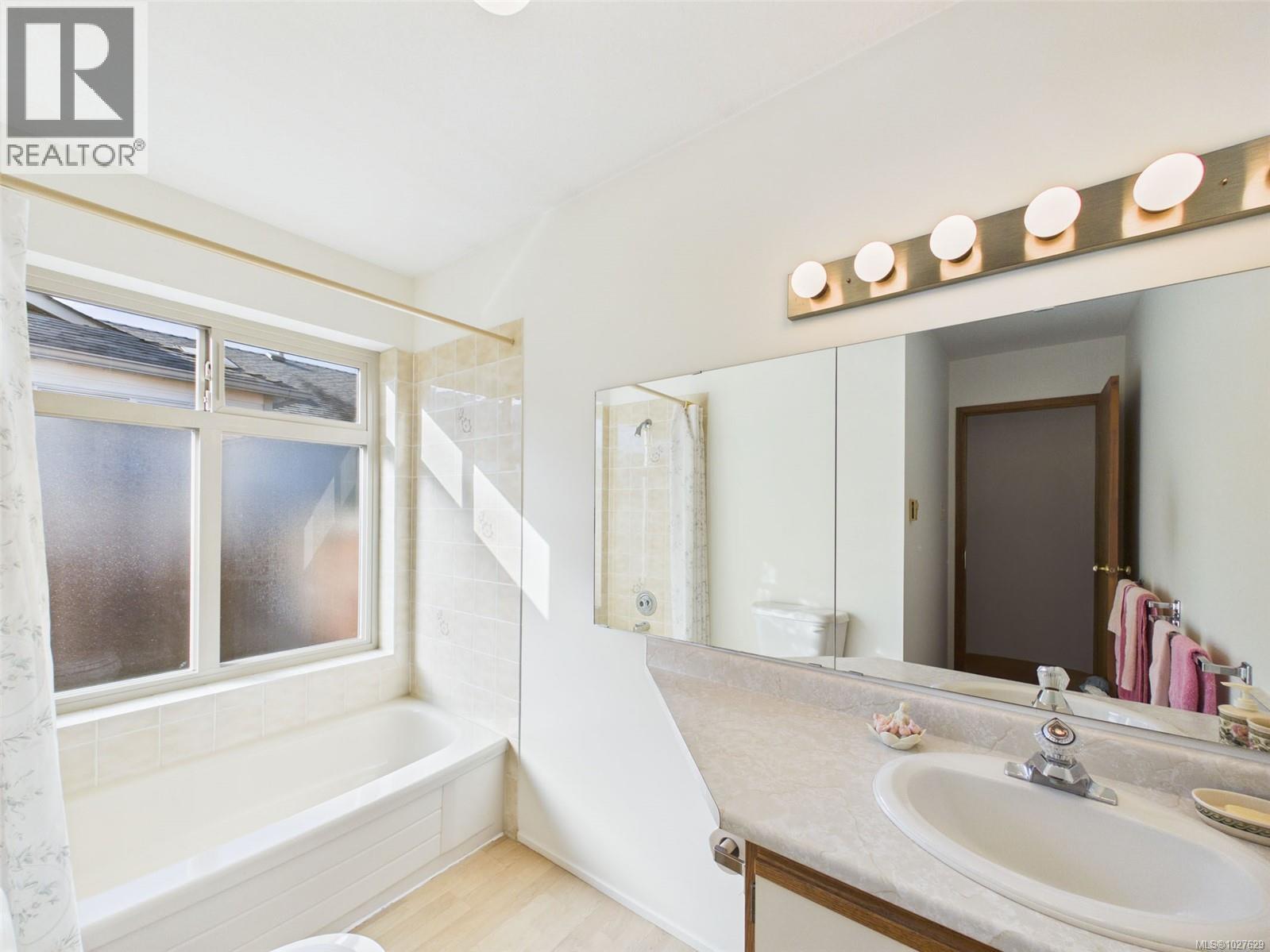 792 Daffodil Dr, Parksville