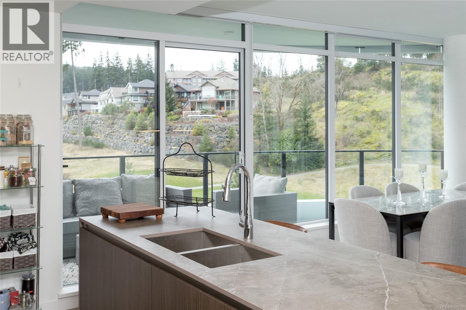 915 2000 Hannington Road, Langford