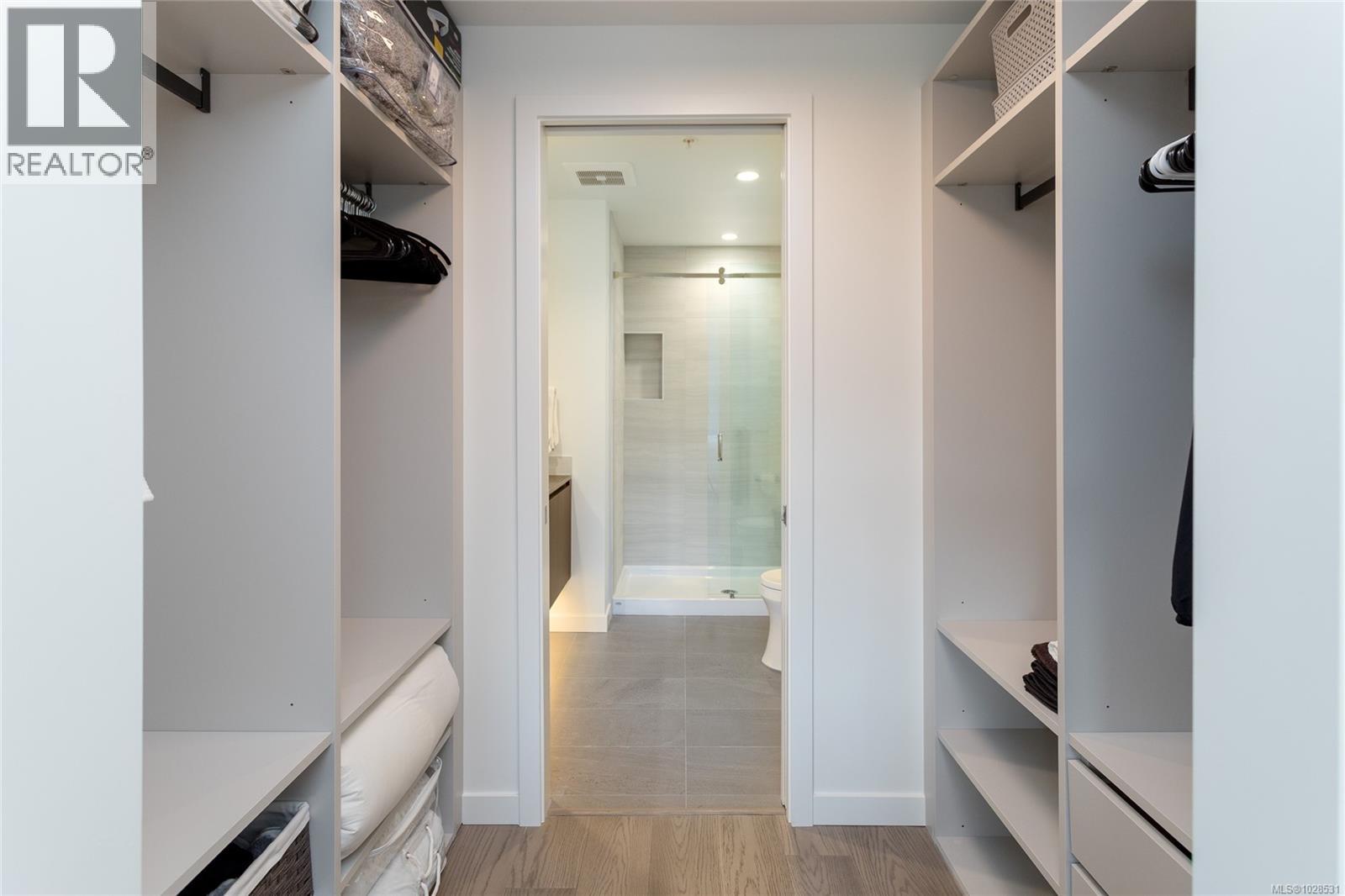 915 2000 Hannington Road, Langford