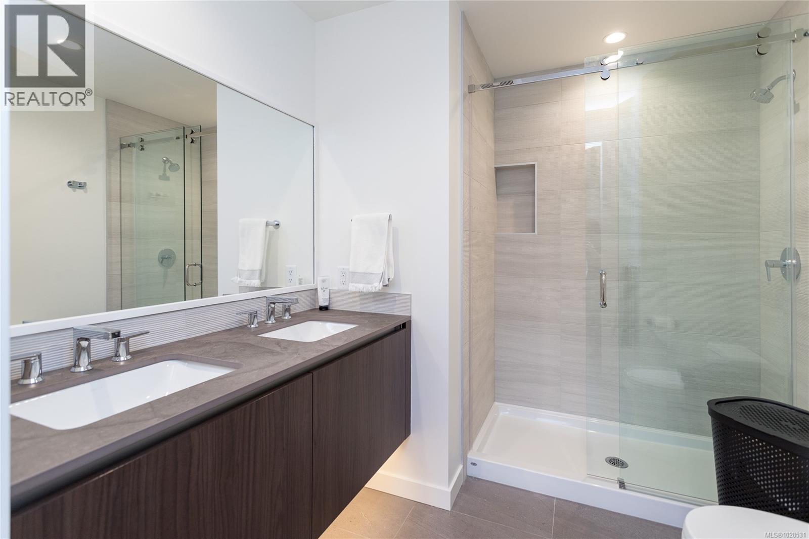 915 2000 Hannington Road, Langford