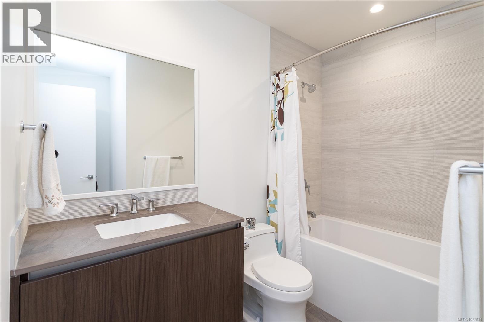 915 2000 Hannington Road, Langford