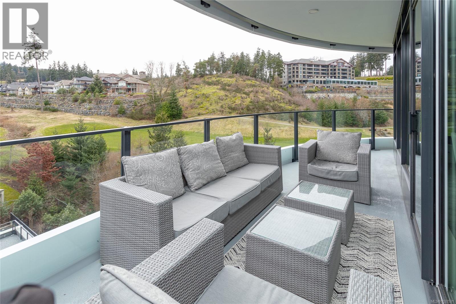 915 2000 Hannington Road, Langford